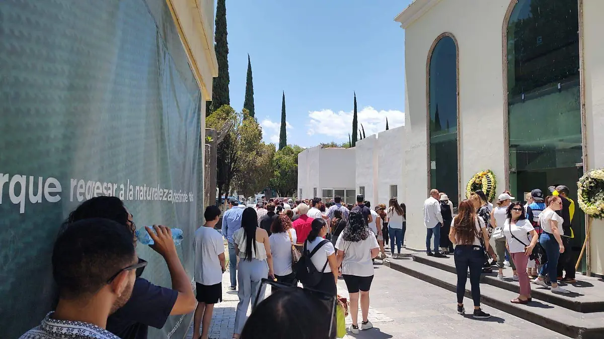 Familiares despiden a Carlos Benjamín García Cuevas